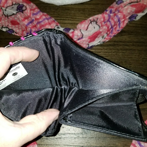 NWOT Hello Kitty Wallet - Picture 6 of 8